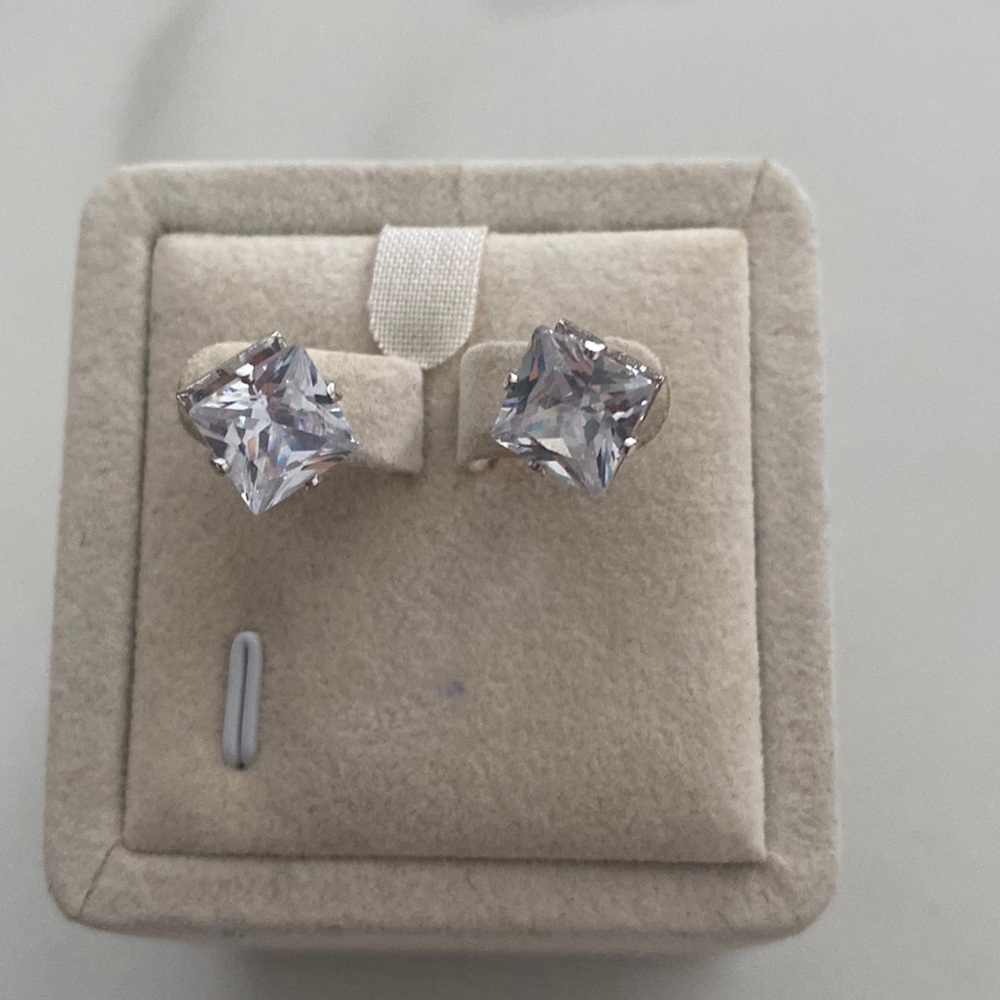 Cute timeless silver rhinestones earrings